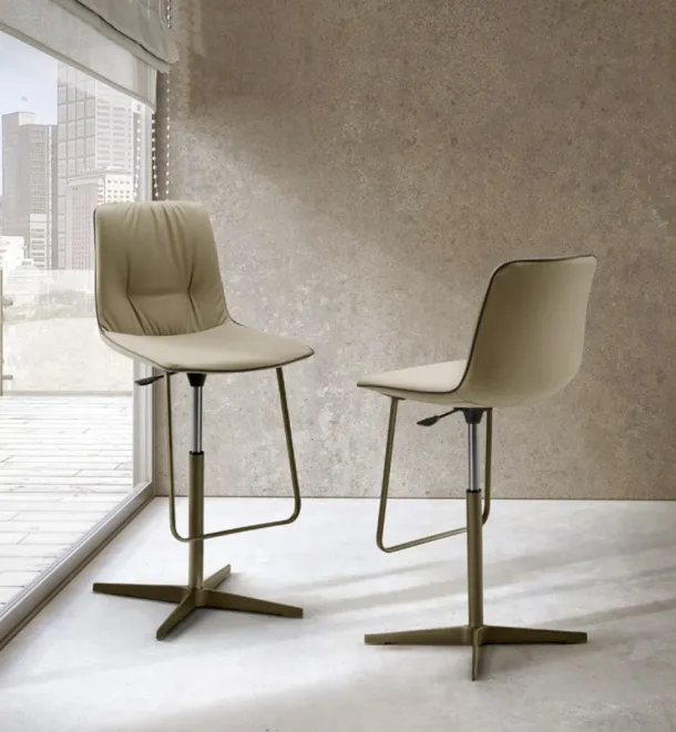 Lisa Stool by Eforma