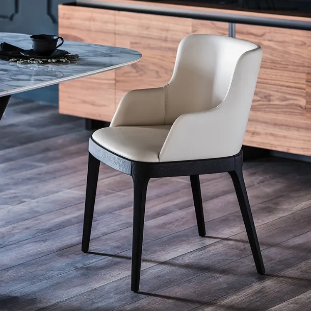 Magda leather armchair by Cattelan Italia