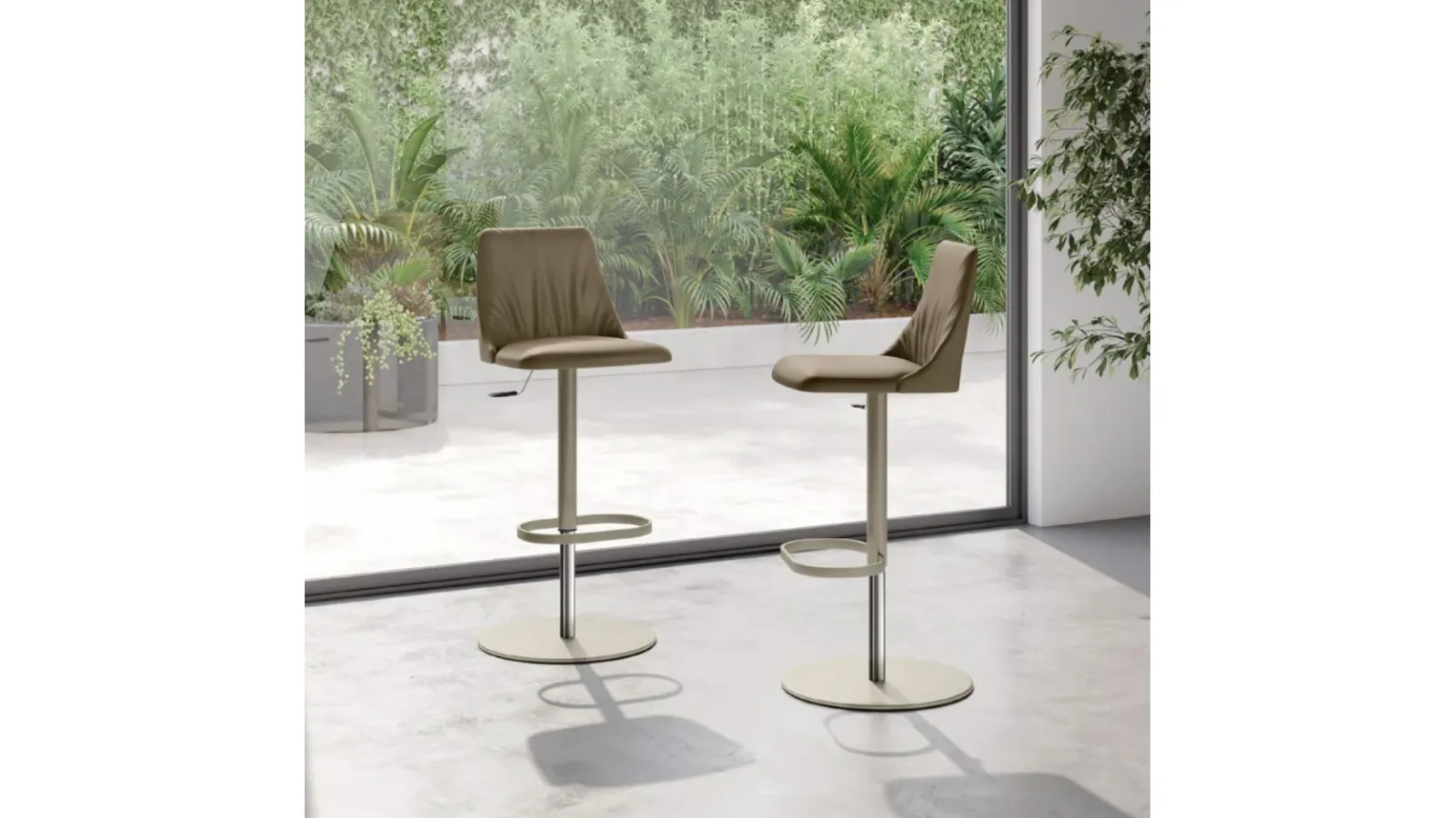 Max Deluxe Stool by Eforma