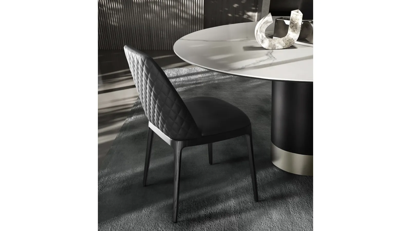 Max Diamond leather chair by Eforma