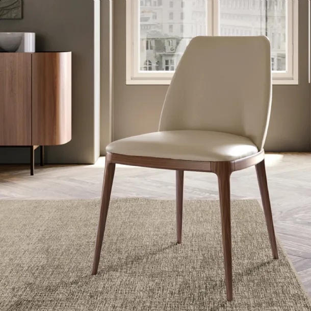 Max leather chair by Eforma