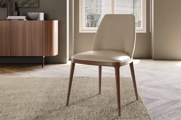 Max leather chair by Eforma