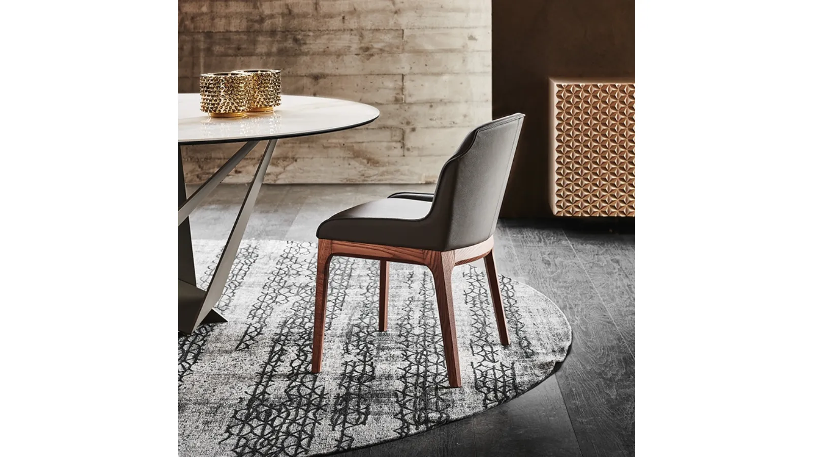 Musa leather chair with wooden base by Cattelan Italia