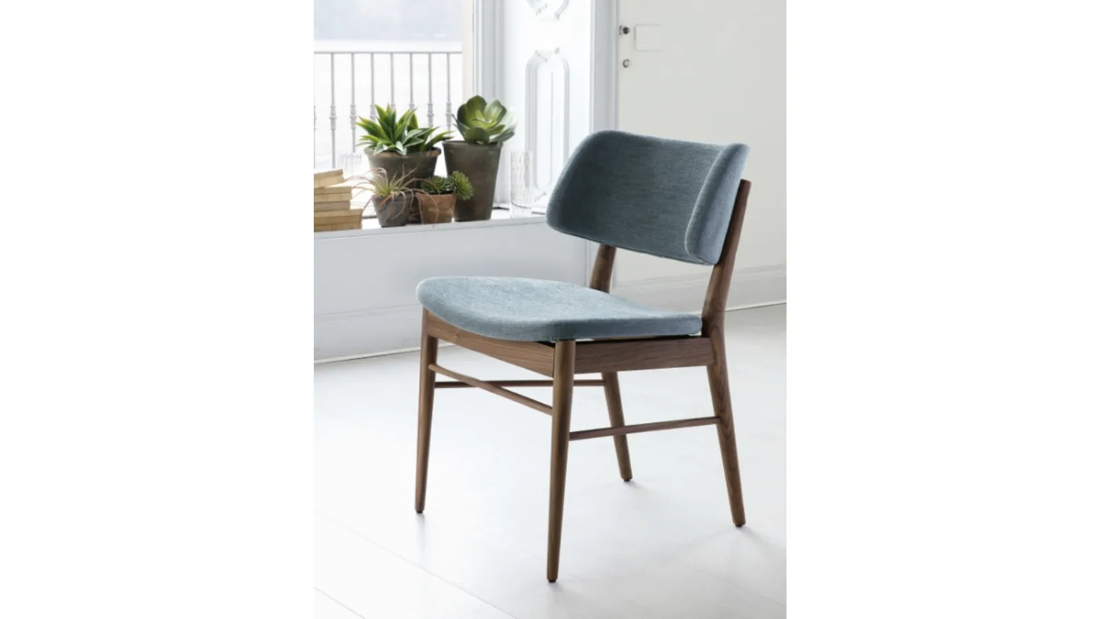 Nissa Chair in fabric by Porada