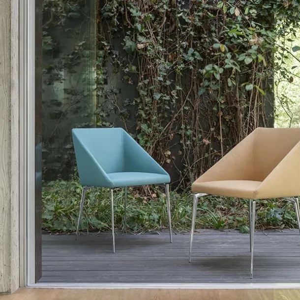 Olimpia leather chair with aluminum alloy base by Alivar