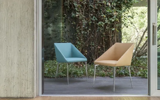 Olimpia leather chair with aluminum alloy base by Alivar