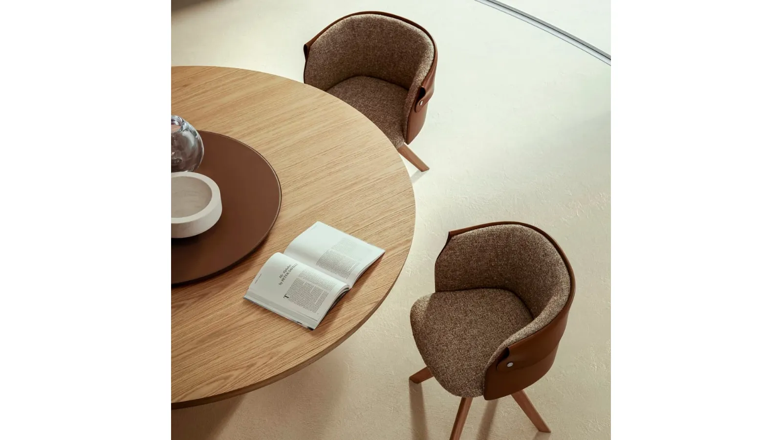 Ozzy chair in fabric and leather with wooden legs by Flexform