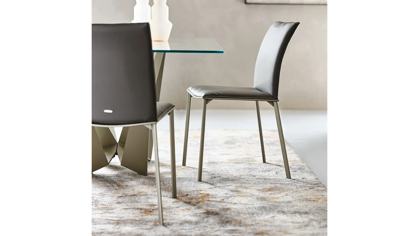 Leather chair with slightly curved backrest Rita by Cattelan Italia