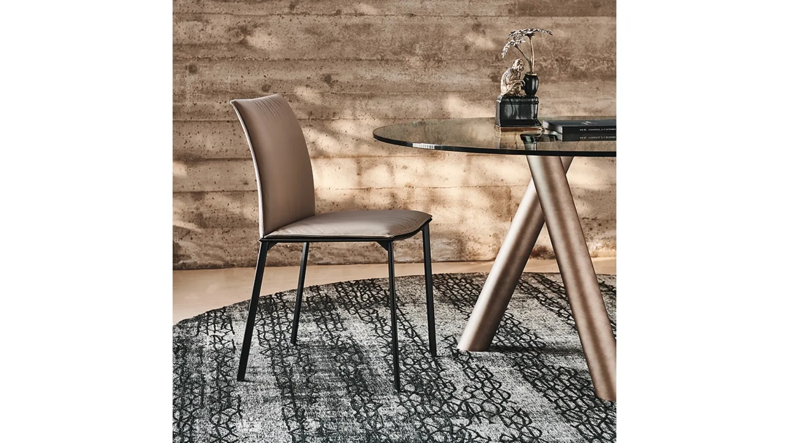 Leather chair with slightly curved backrest Rita by Cattelan Italia