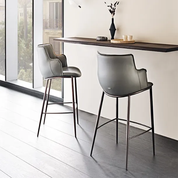 Rihanna ML leather stool with steel base by Cattelan Italia