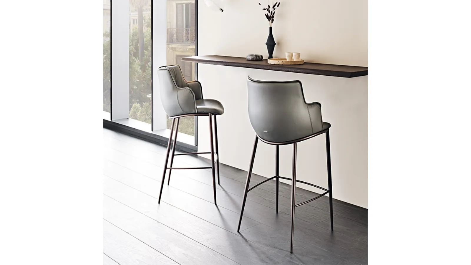 Rihanna ML leather stool with steel base by Cattelan Italia