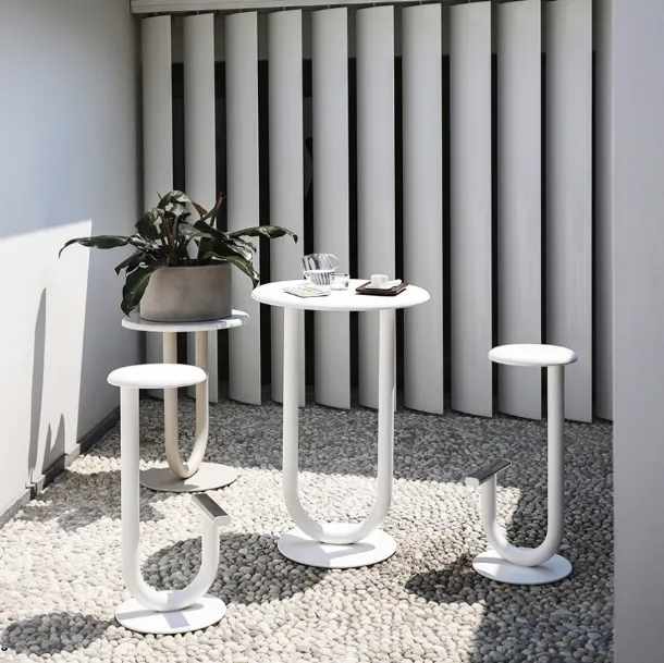 Strong metal lacquered stool by Desalto
