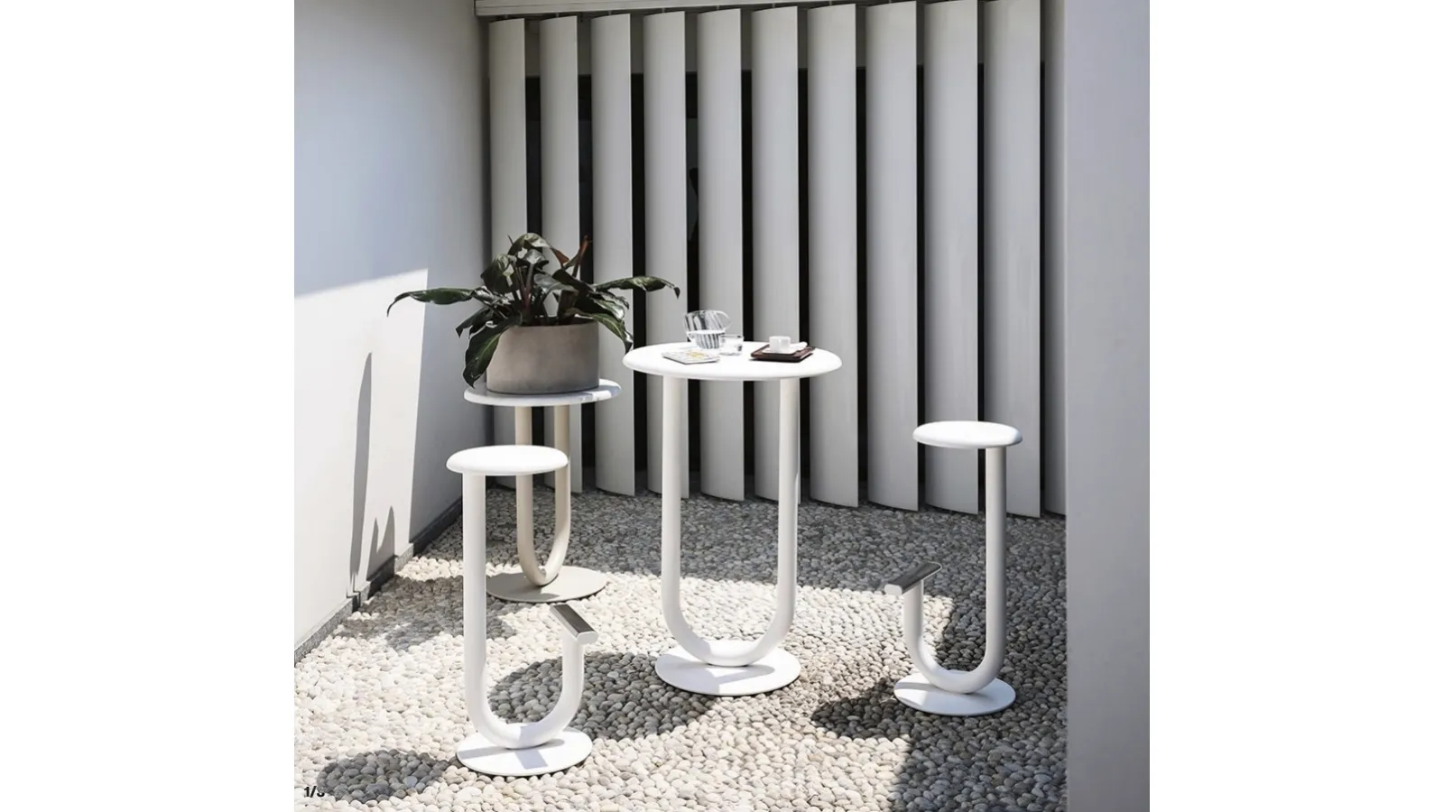 Strong metal lacquered stool by Desalto