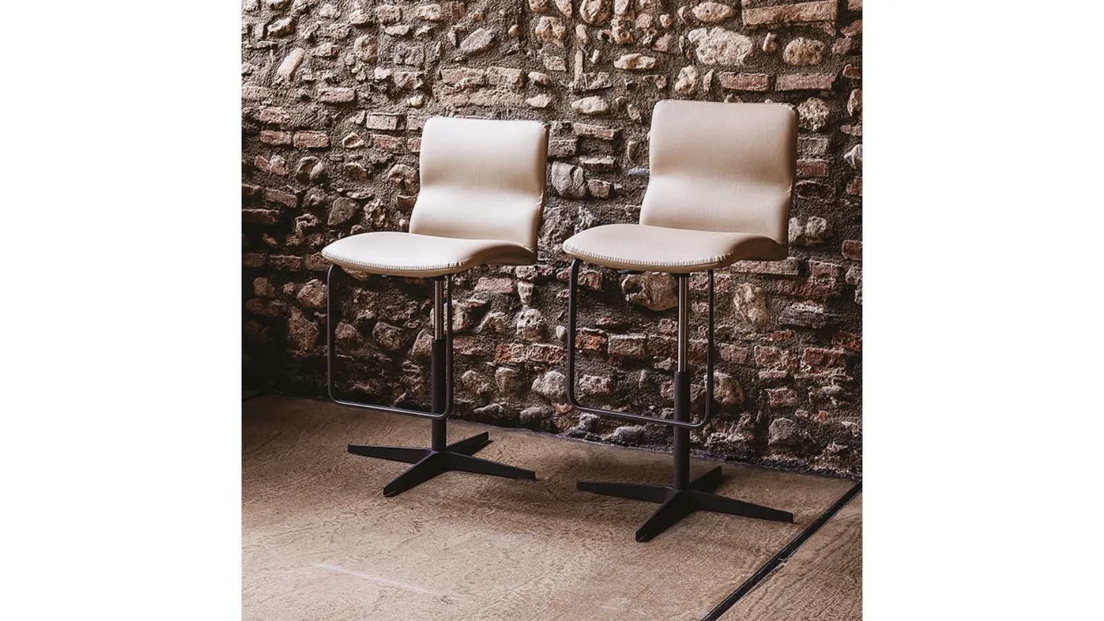 Victor X stool in painted steel with leather seat by Cattelan Italia