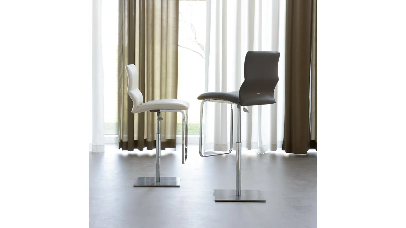 Victor steel stool with leather seat by Cattelan Italia