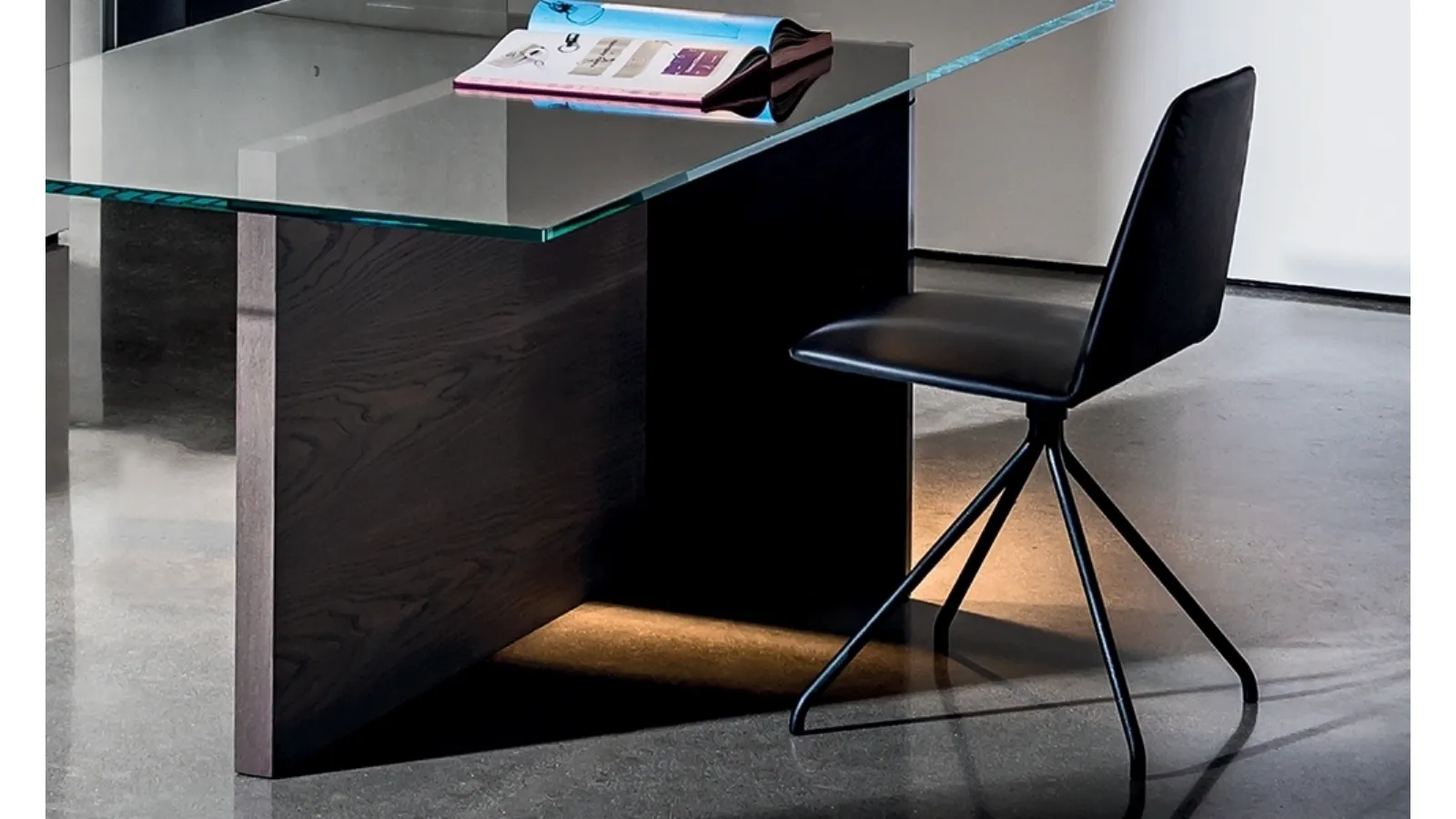 Sila Trestle Leather Chair with Lacquered Metal Base by Sovet