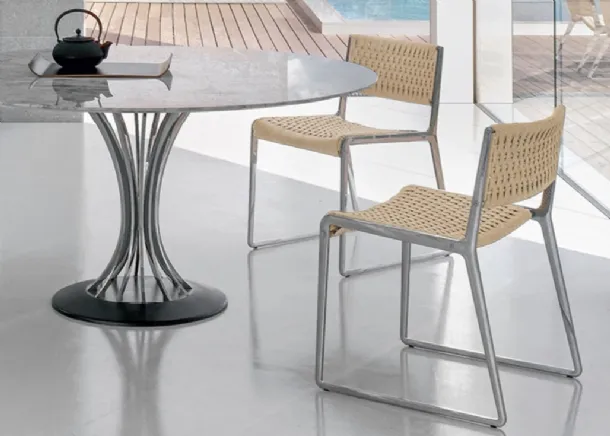 Chair with seat and backrest embellished with a sophisticated rope weave and aluminum alloy frame Wing by Alivar