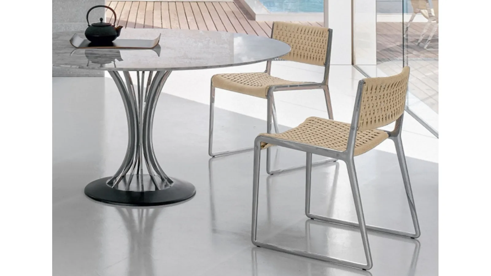 Chair with seat and backrest embellished with a sophisticated rope weave and aluminum alloy frame Wing by Alivar
