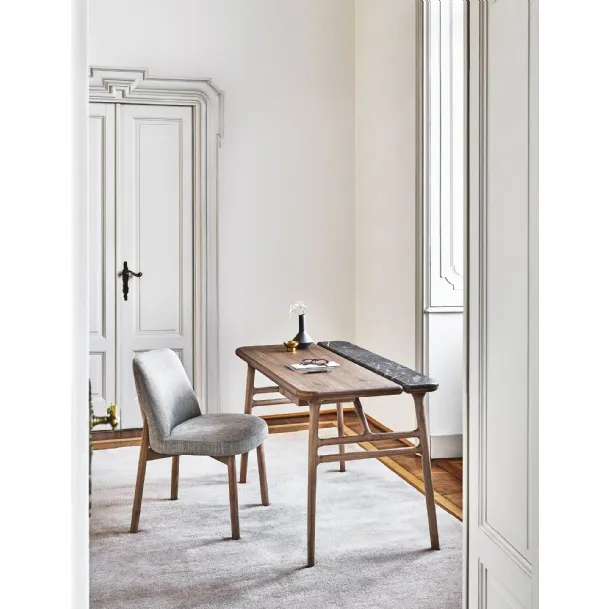 Aksel desk by Porada