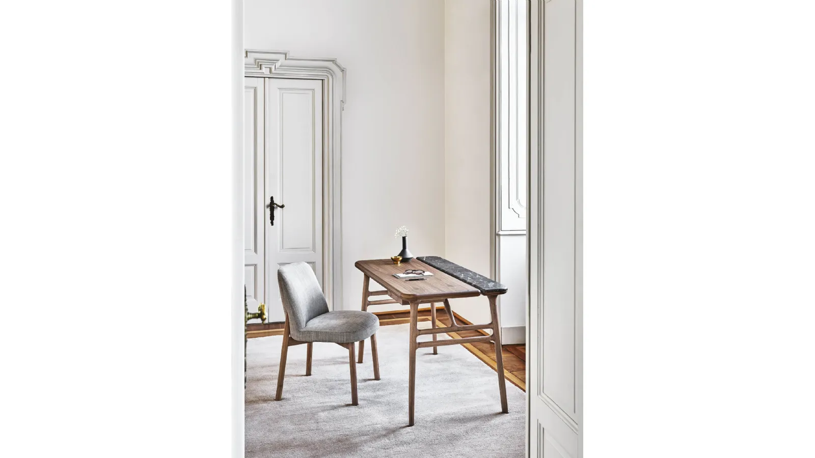 Aksel desk by Porada