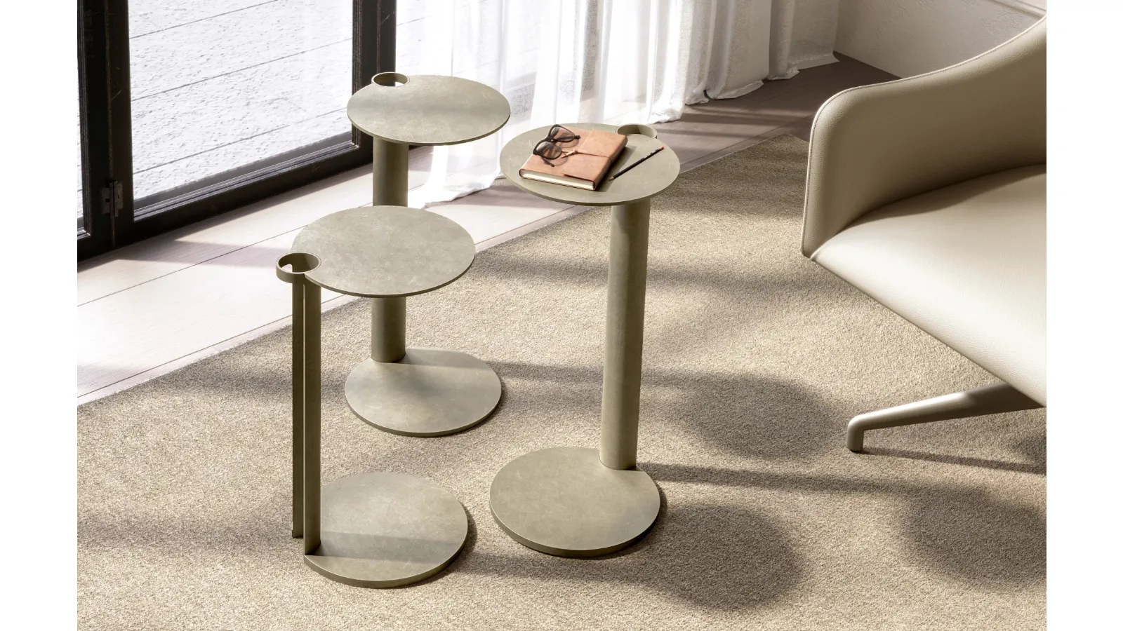 Aldo side table in lacquered wood by Eforma