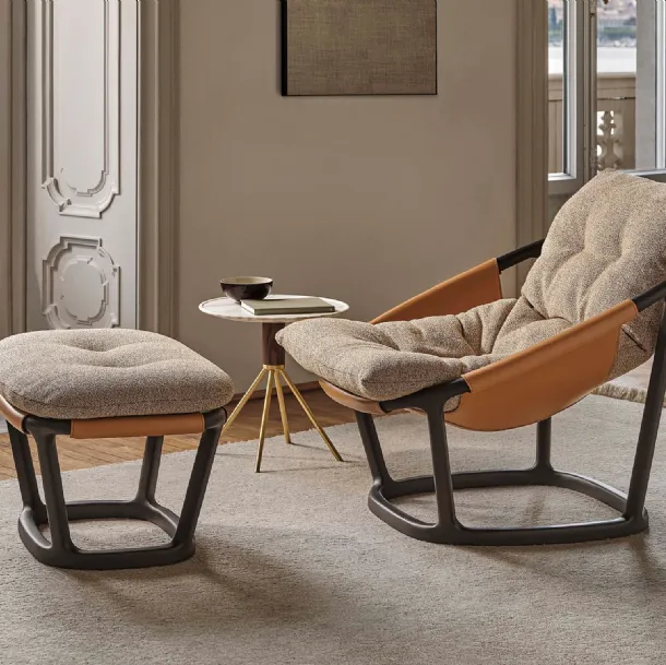 Amarantha Pouf in leather with padded cushion by Porada