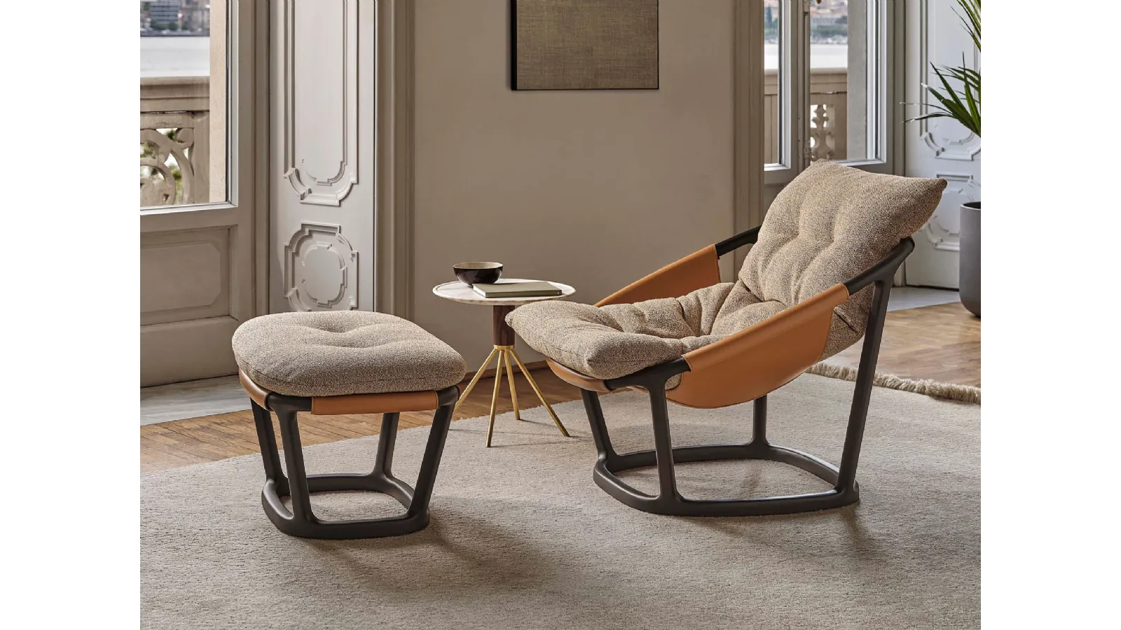 Amarantha Pouf in leather with padded cushion by Porada
