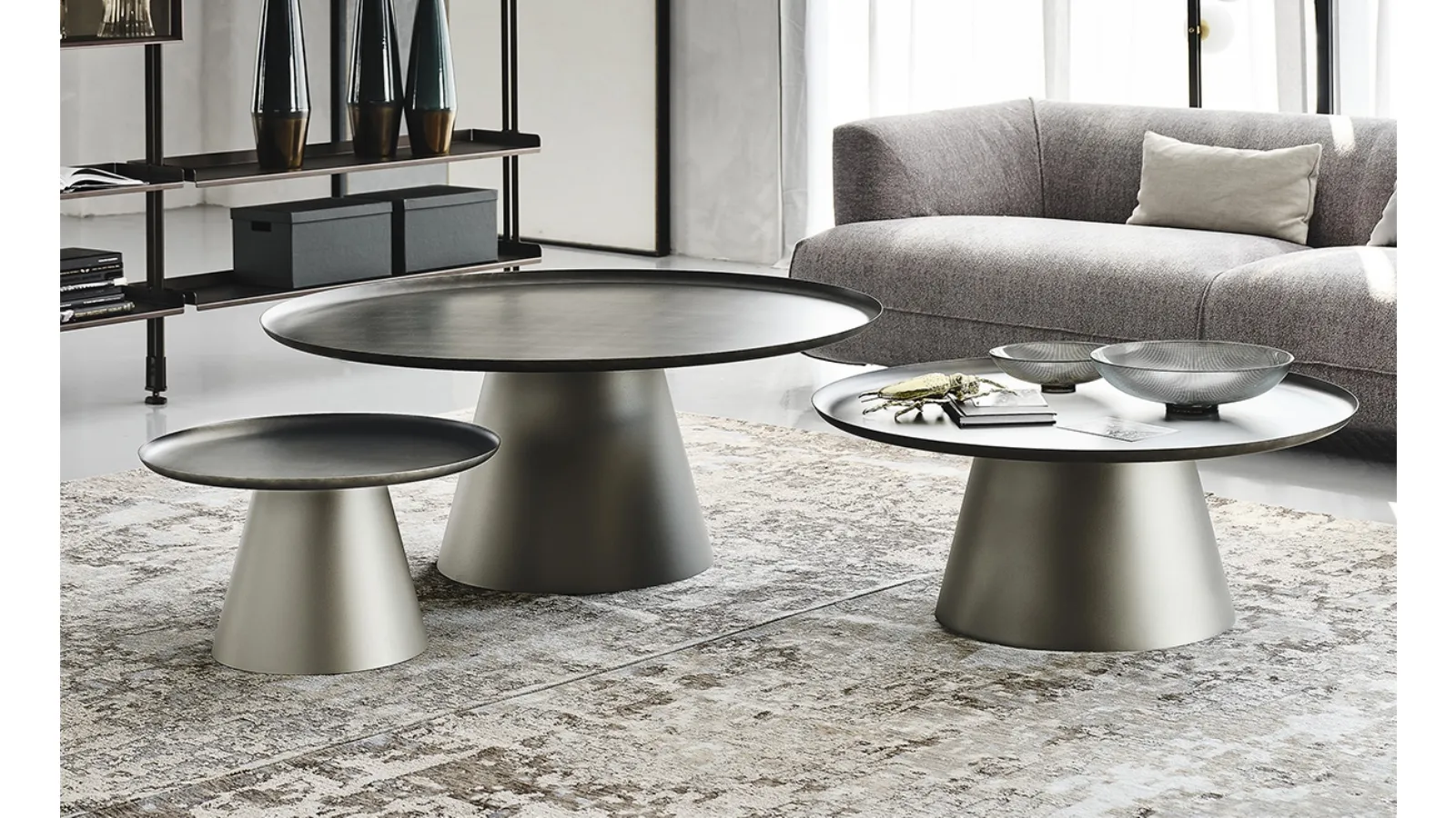 Amerigo embossed painted metal side table by Cattelan Italia
