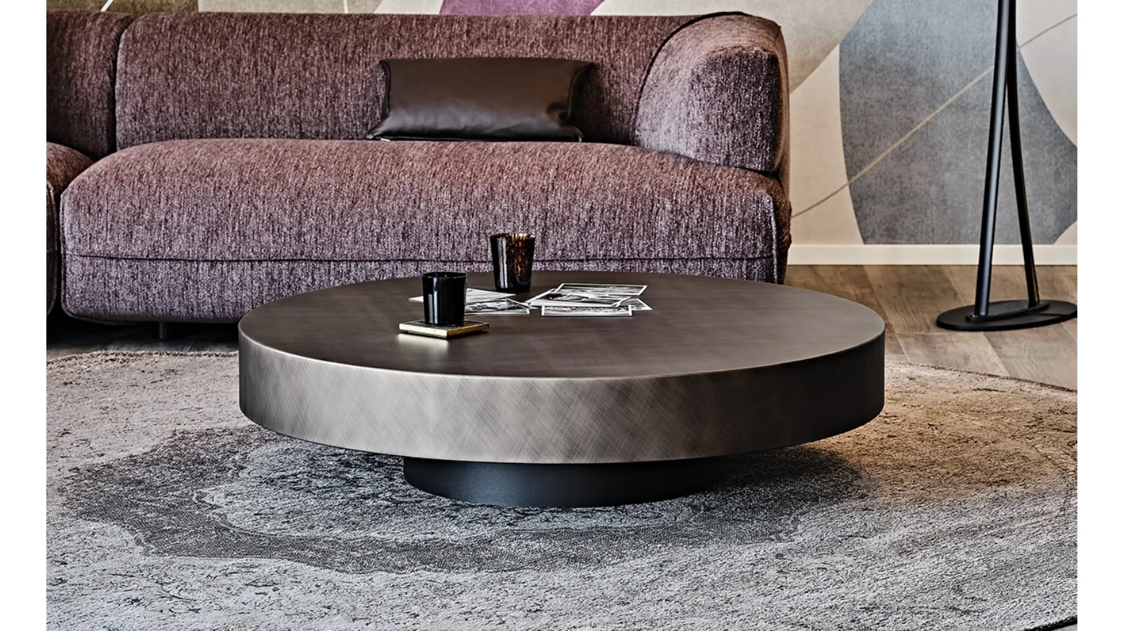 Round coffee table with Brushed Grey Arena lacquered wood top by Cattelan Italia