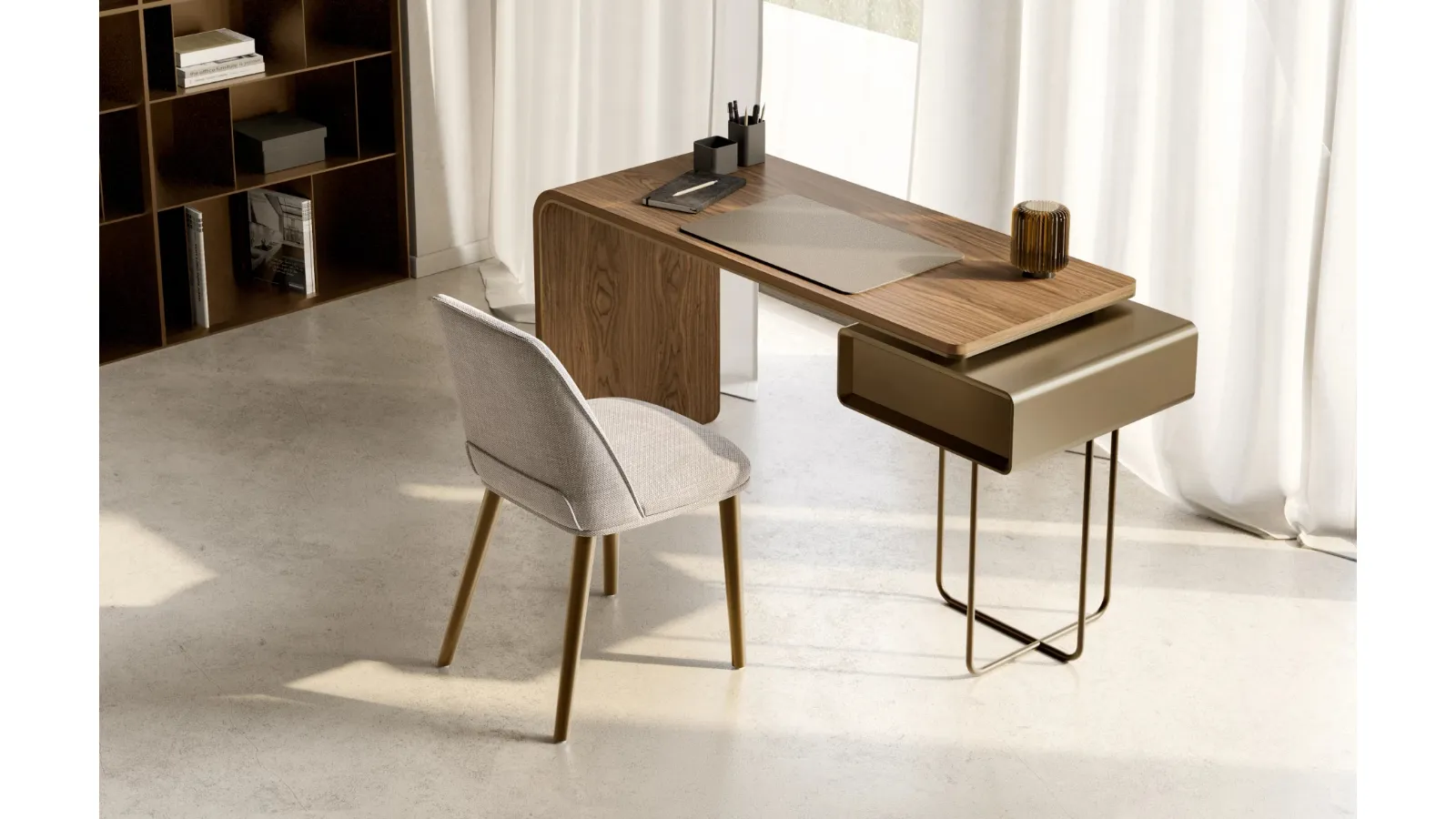 Auri desk by Eforma