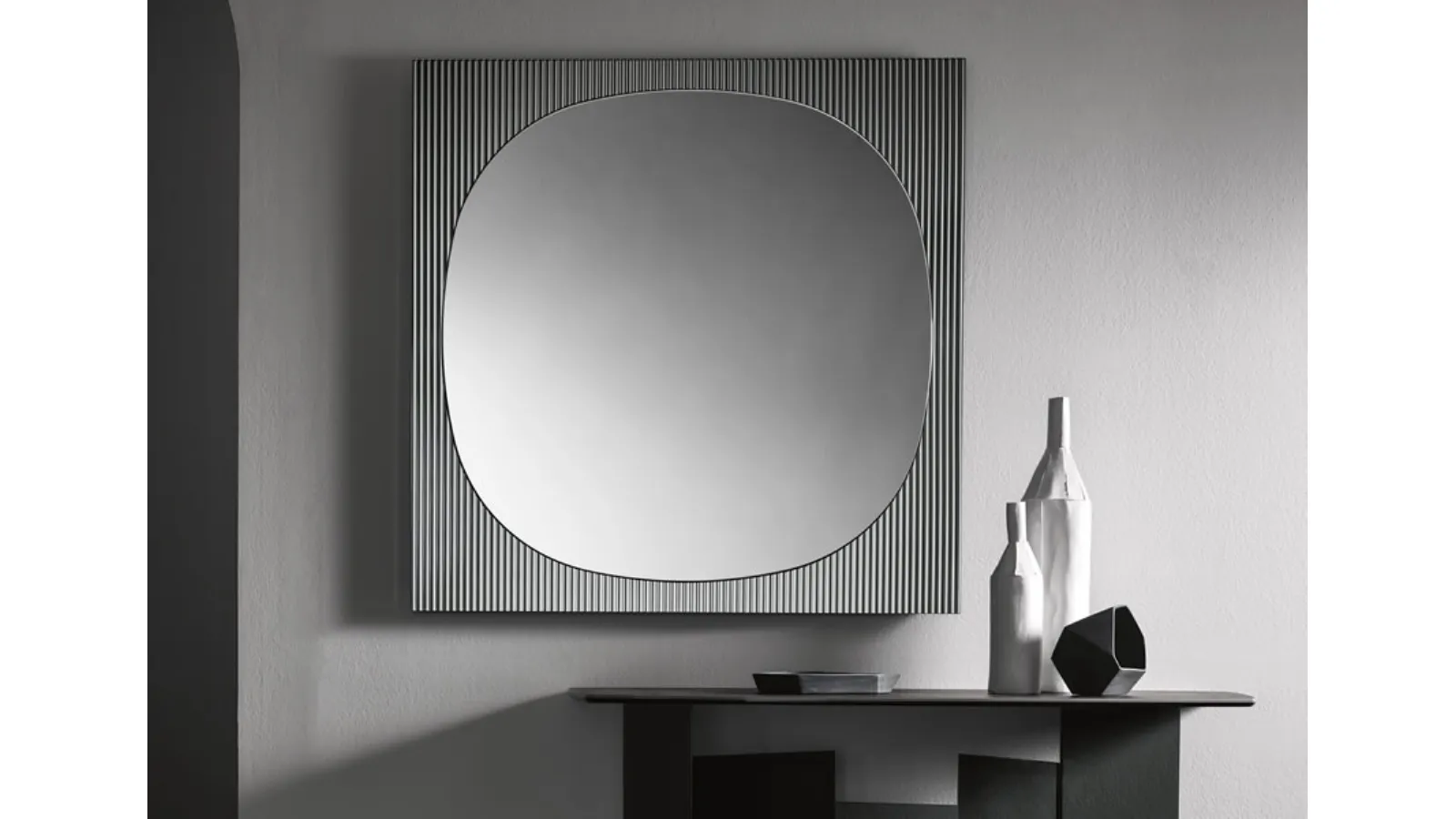 Wall mirror with frame made by combining a textured cannettato glass and a mirror Bands by Tonelli