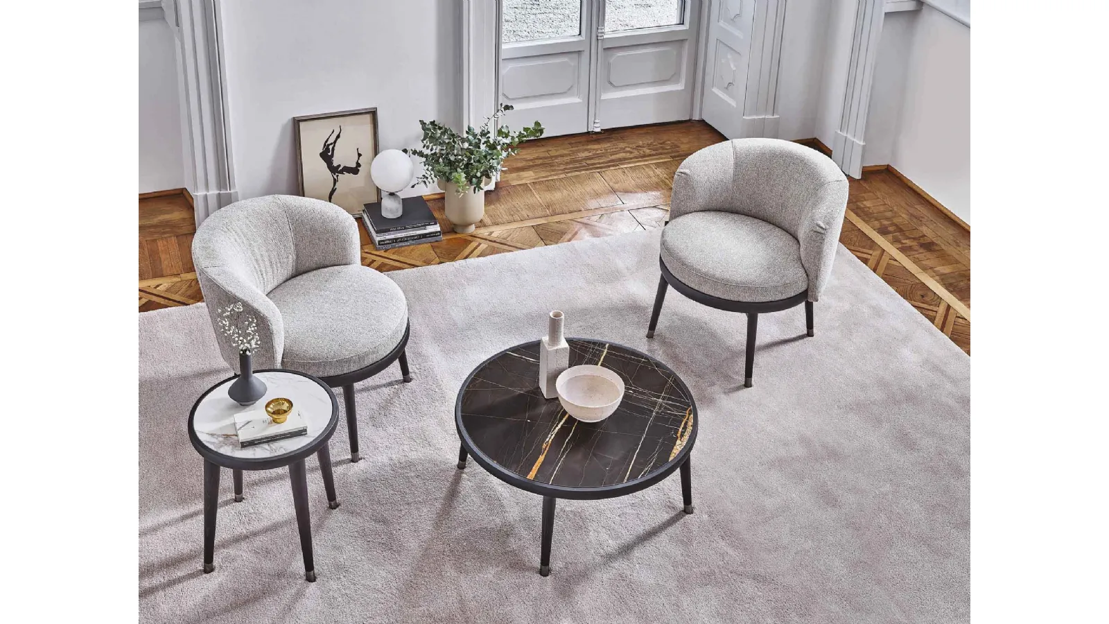 Round Bignè coffee table in solid ash wood with a top in wood or Porada marble