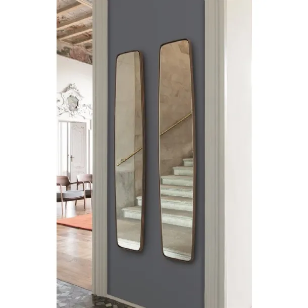 Botero mirror with solid wood frame by Porada