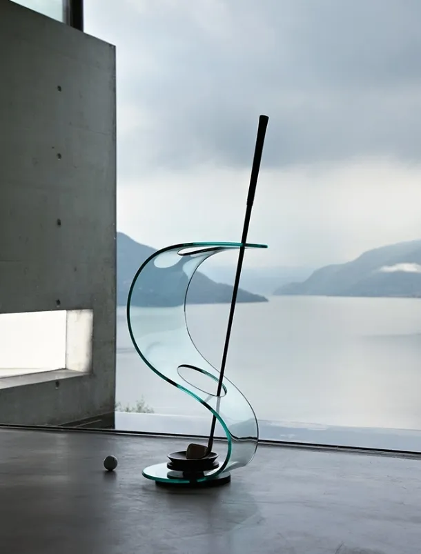 Curved glass umbrella stand with a base in Cobra Black painted metal by Fiam