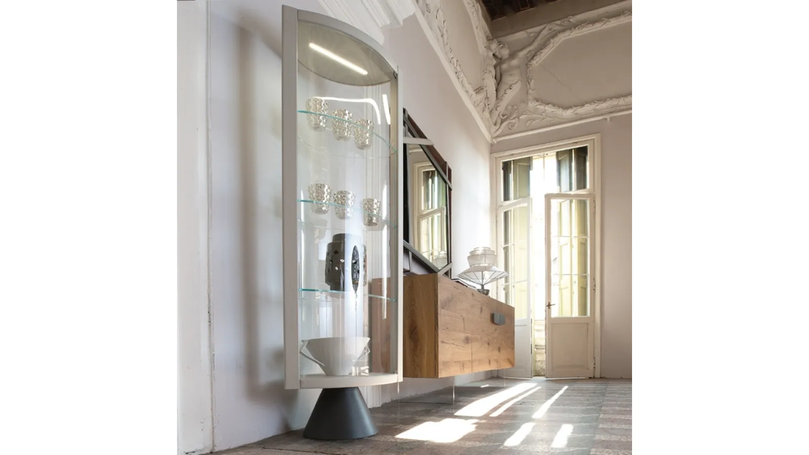 Glass container with a structure coated in Saba leather by Cattelan Italia