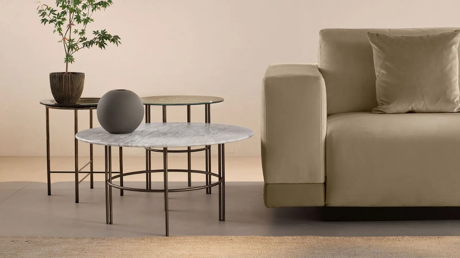 Coffee table with a marble or Fiam Cristaline glass top