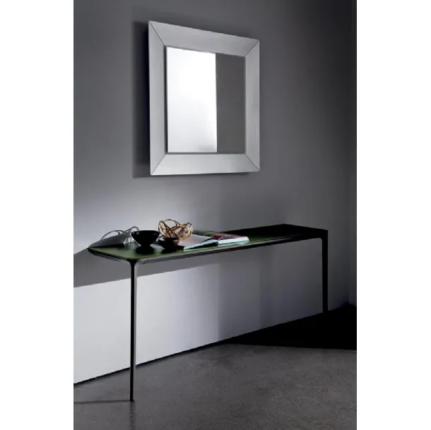 Square Denver Up mirror raised from the acid-etched glass frame by Sovet