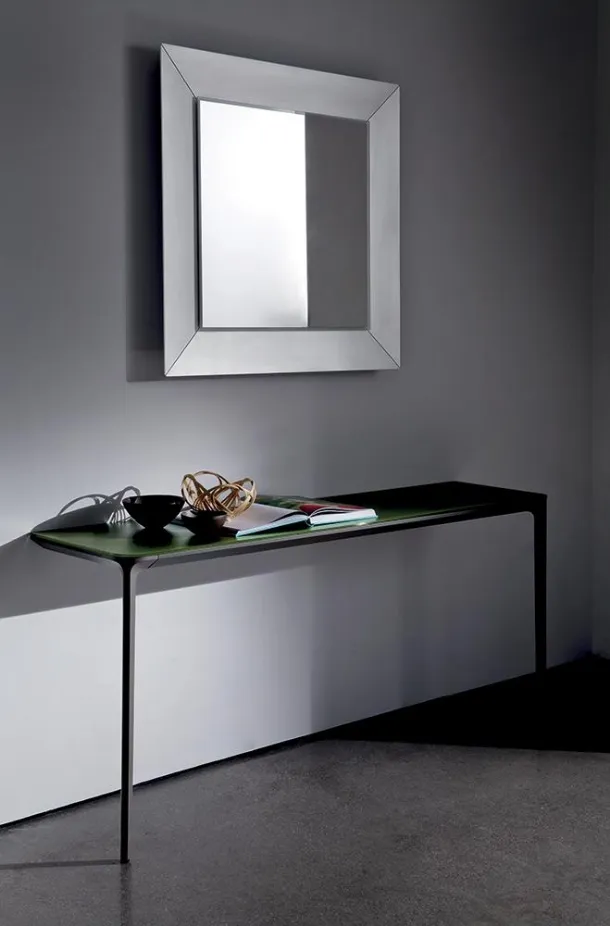 Square Denver Up mirror raised from the acid-etched glass frame by Sovet