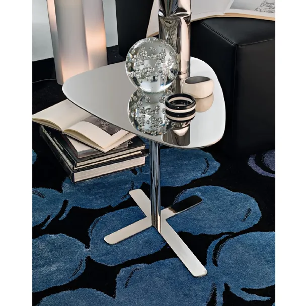 Egg side table in chrome-plated metal by Giellesse