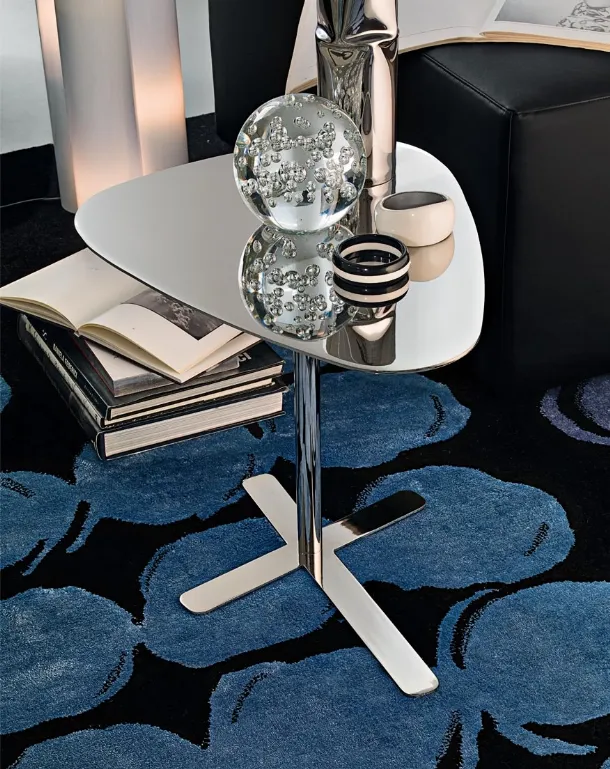 Egg side table in chrome-plated metal by Giellesse