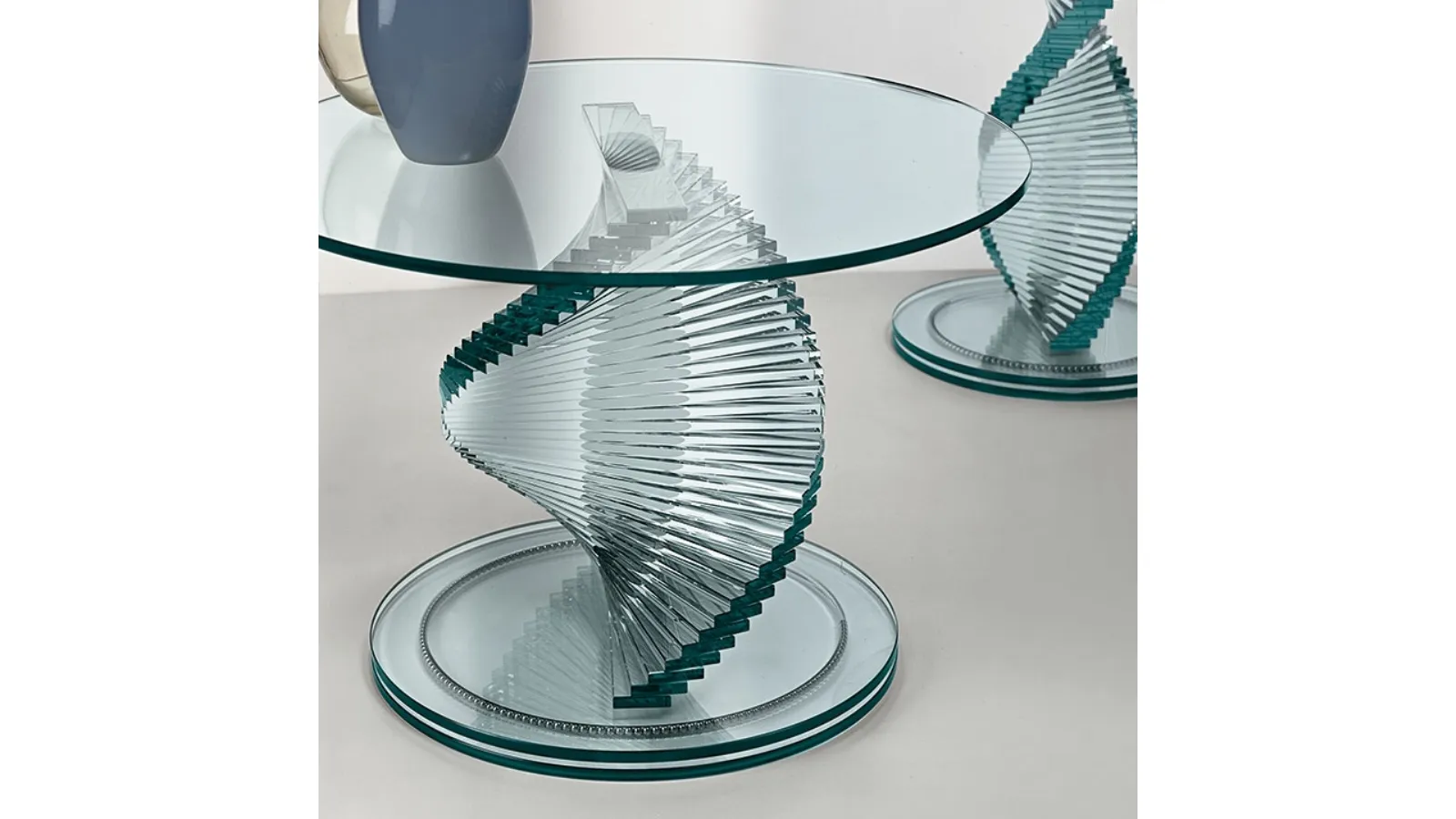 Design side table with rotating base Elica Tonelli