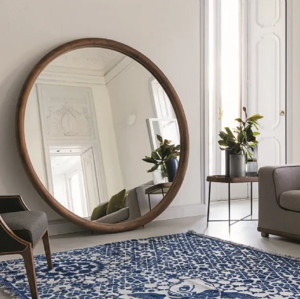 Round table mirror with solid wood frame Giove by Porada