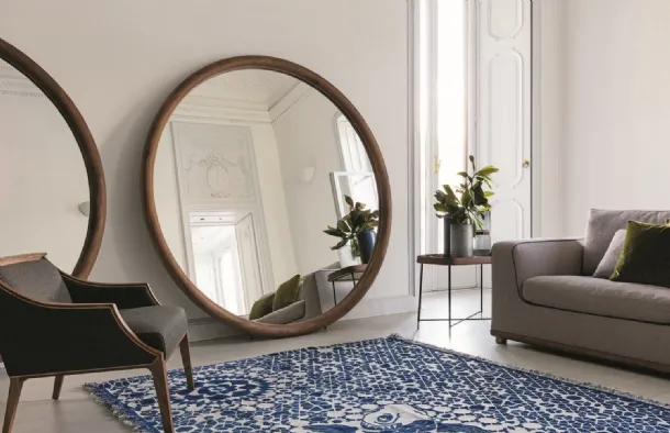 Round table mirror with solid wood frame Giove by Porada