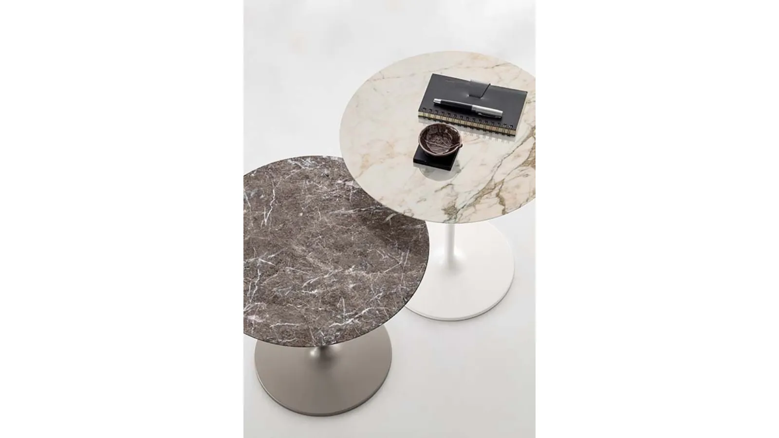 Round Glow coffee table with Alivar marble top