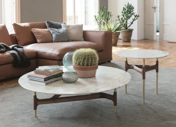 Round coffee table with a brass base, featuring a solid wood decorative element and a Joint marble top by Porada