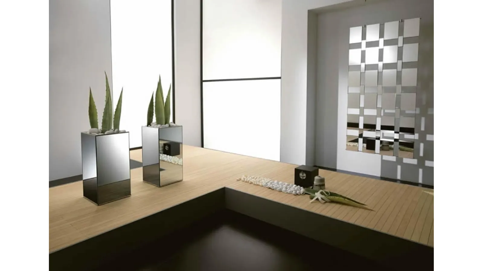 Lingo vase with mirror coating by Tonelli