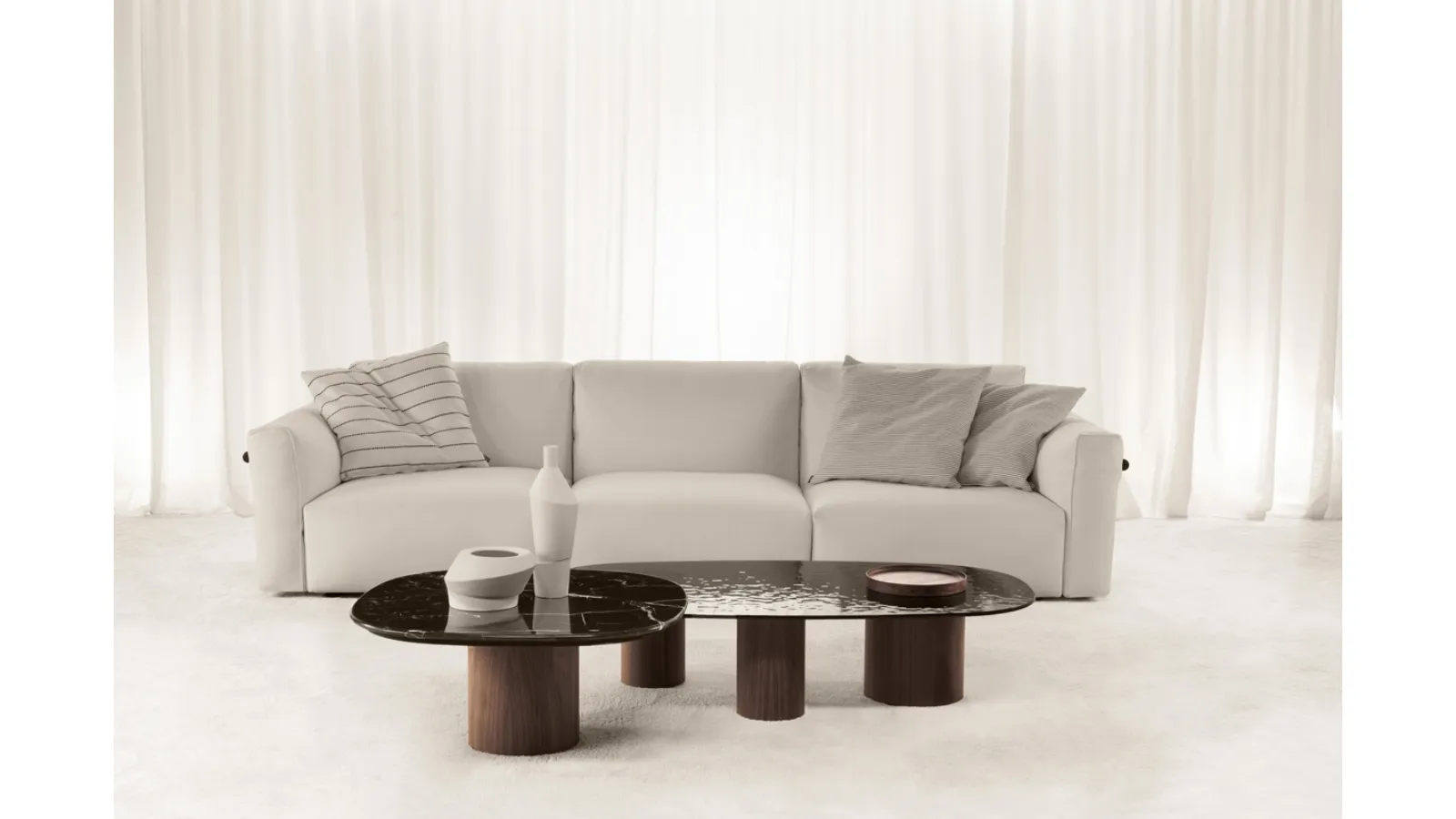Luna coffee table in marble or glass by Vibieffe