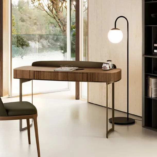 Lyra desk by Eforma