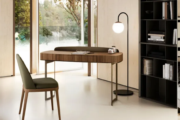 Lyra desk by Eforma