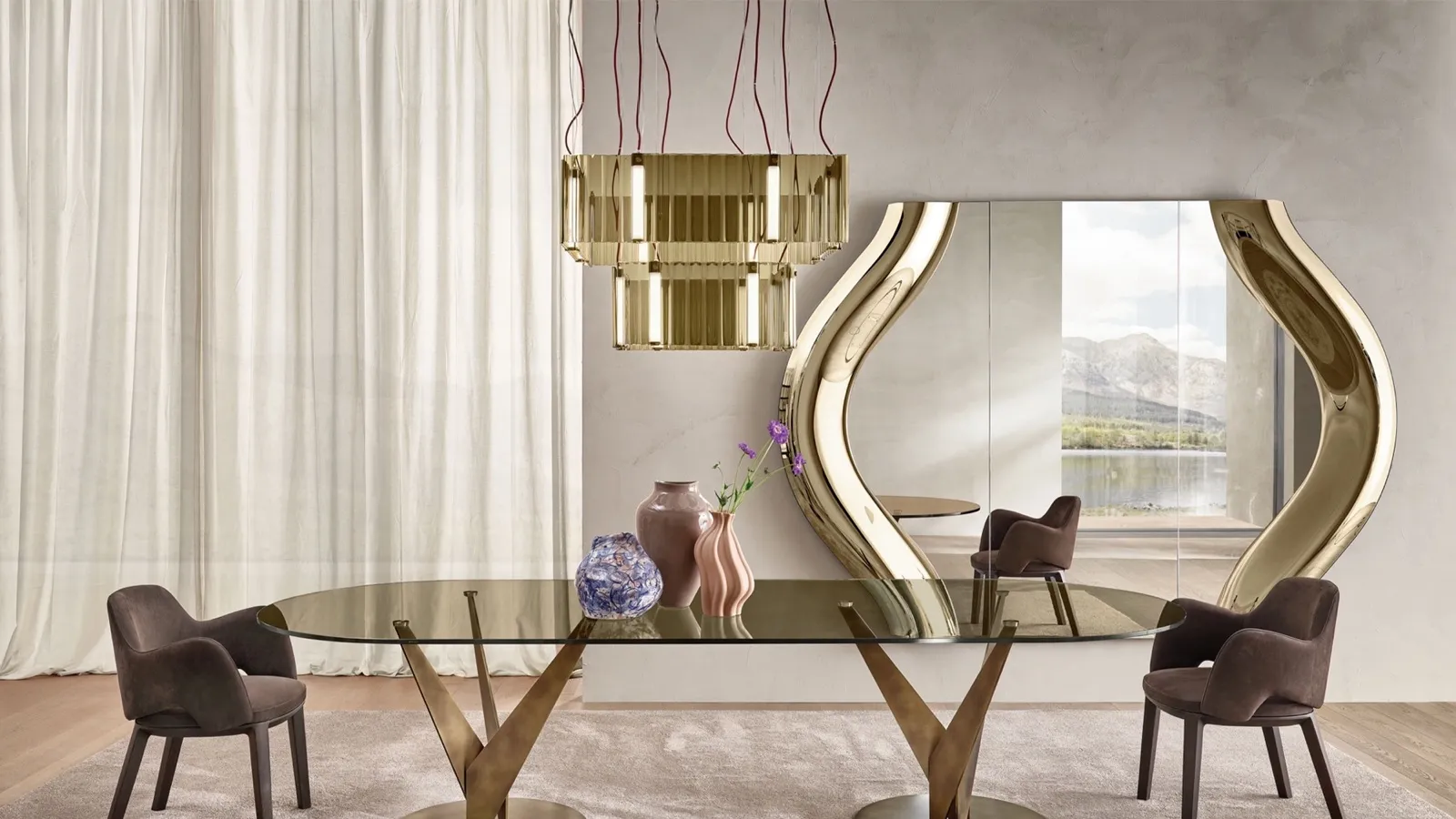 Magnificent Mirror with a curved glass frame by Fiam